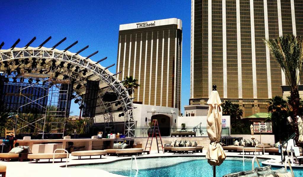 Daylight Pool Las Vegas