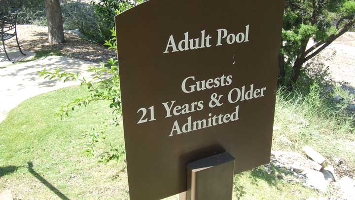 Adult Pools in Vegas