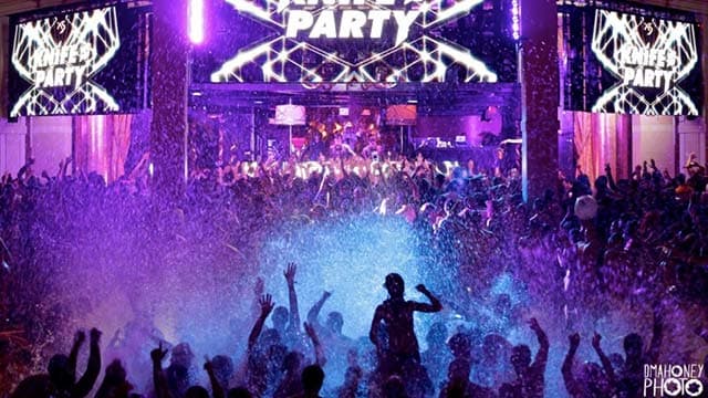 XS Nightswim pool party