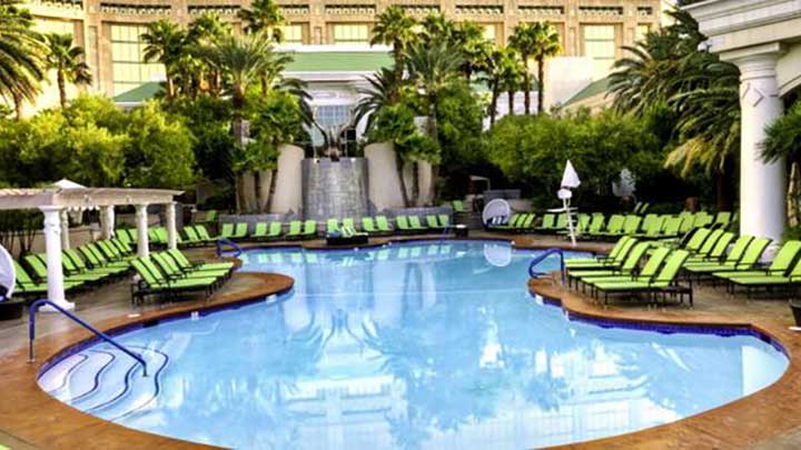 Four Seasons Pool