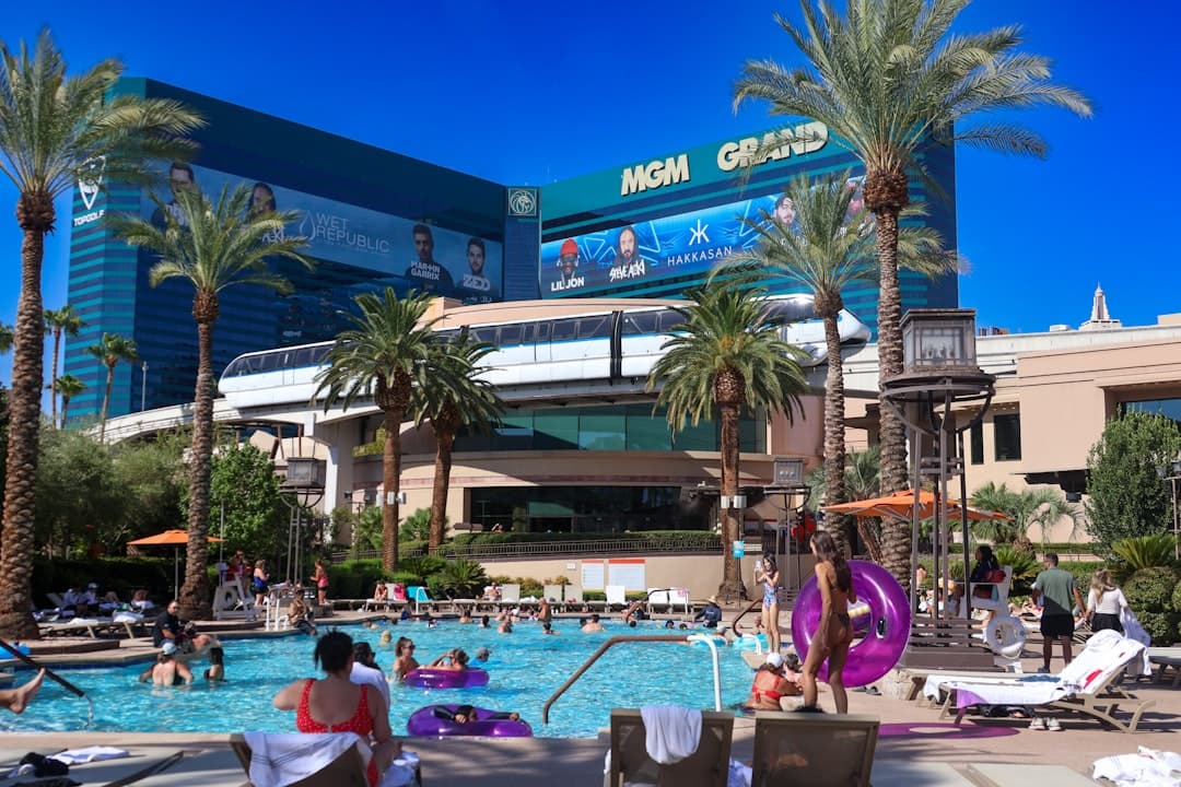 are pool clubs open in las vegas